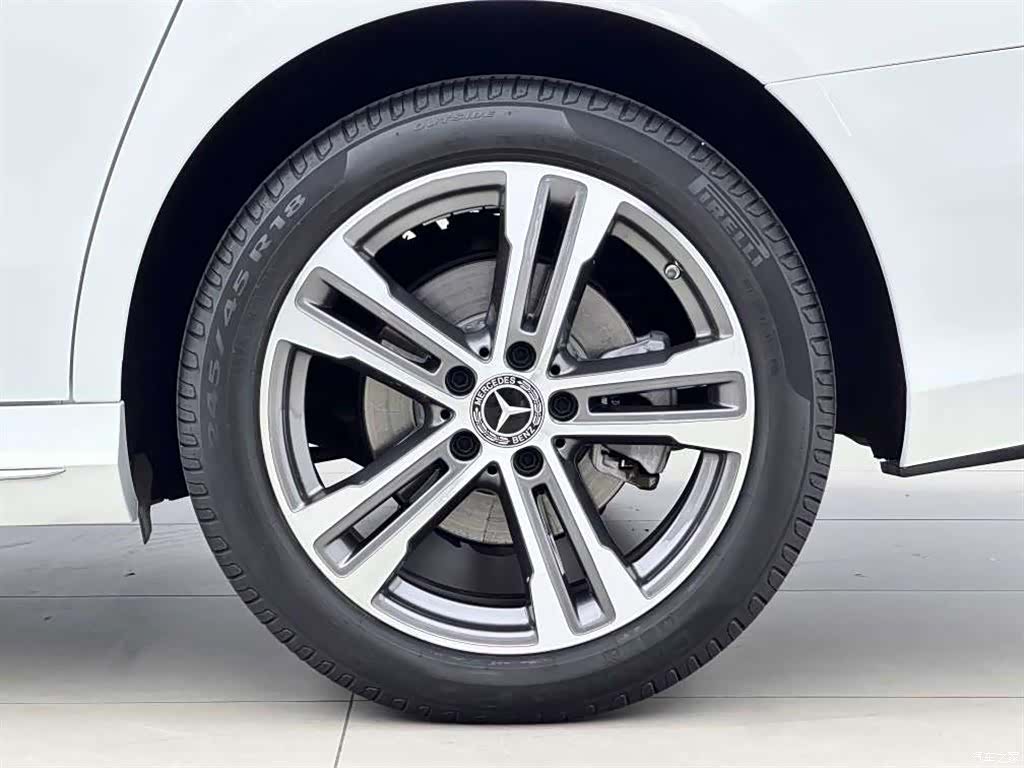 Mercedes-Benz E-Class, 2022 10