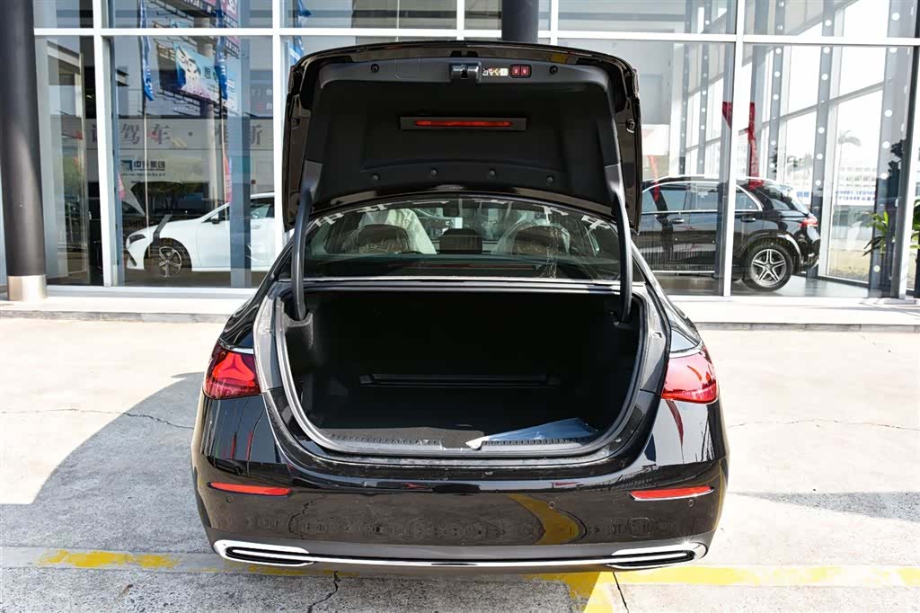 Mercedes-Benz E-Class, 2026 17