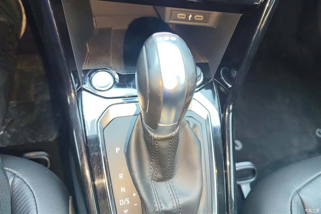 Volkswagen T-ROC, 2022 16