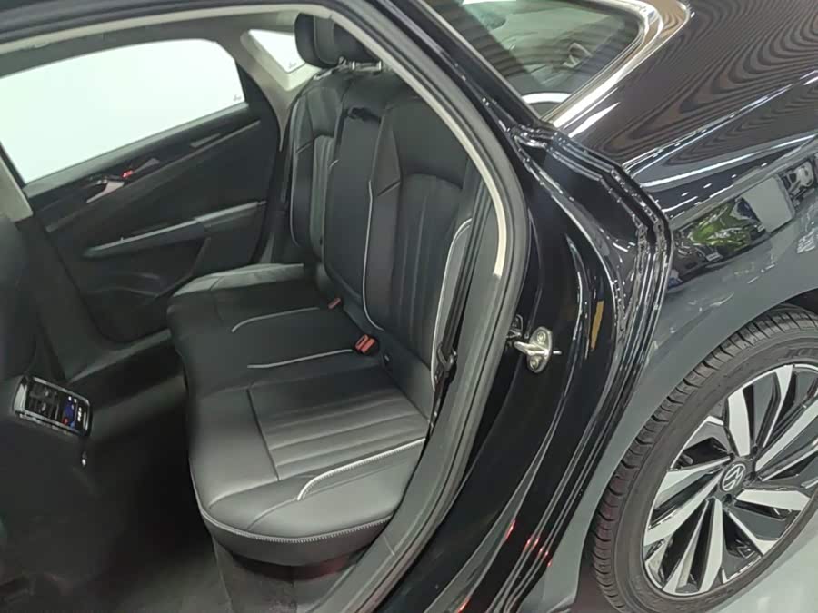 Volkswagen Passat 2023, фото 16