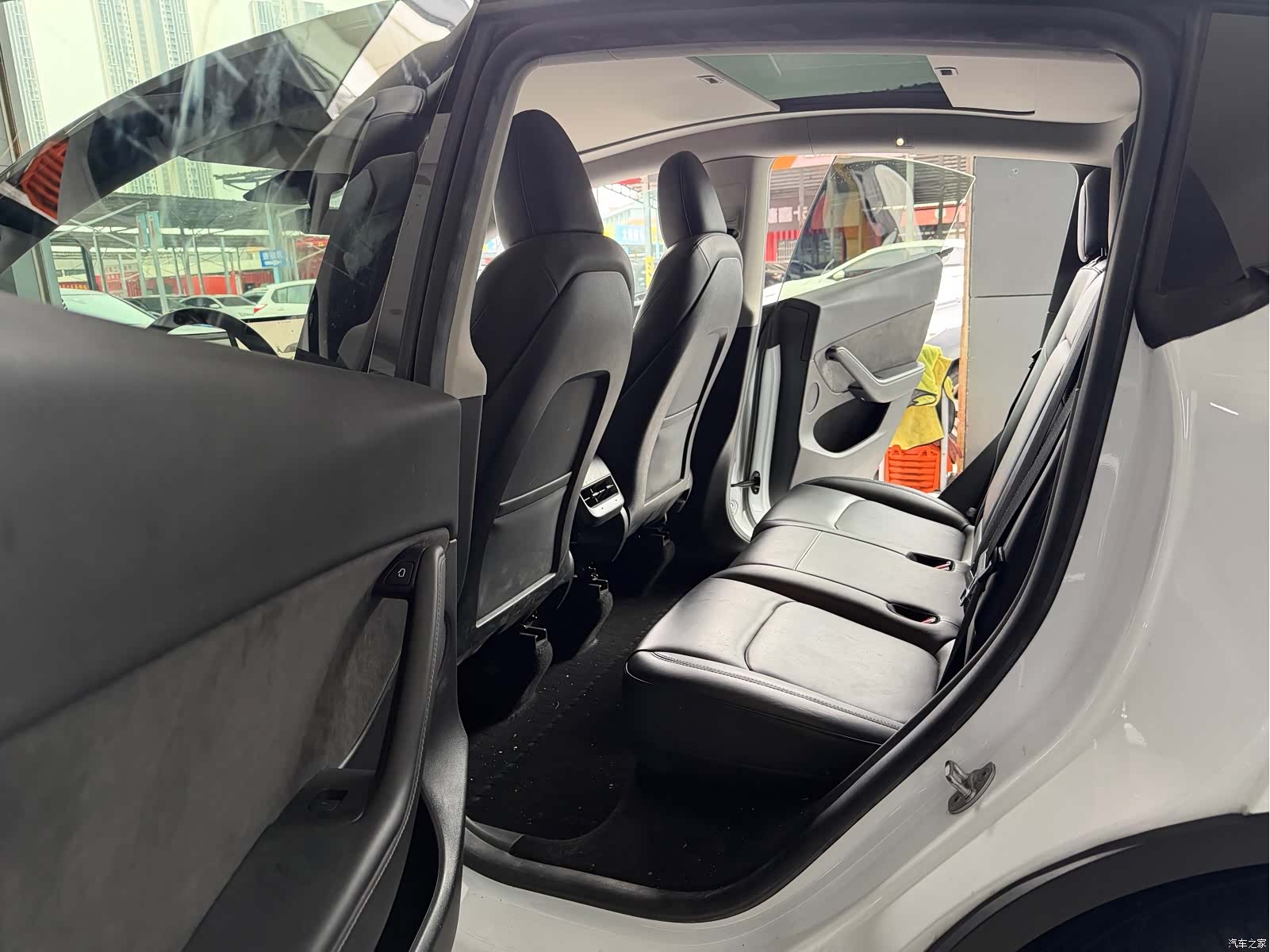 Tesla Model Y, 2023 6