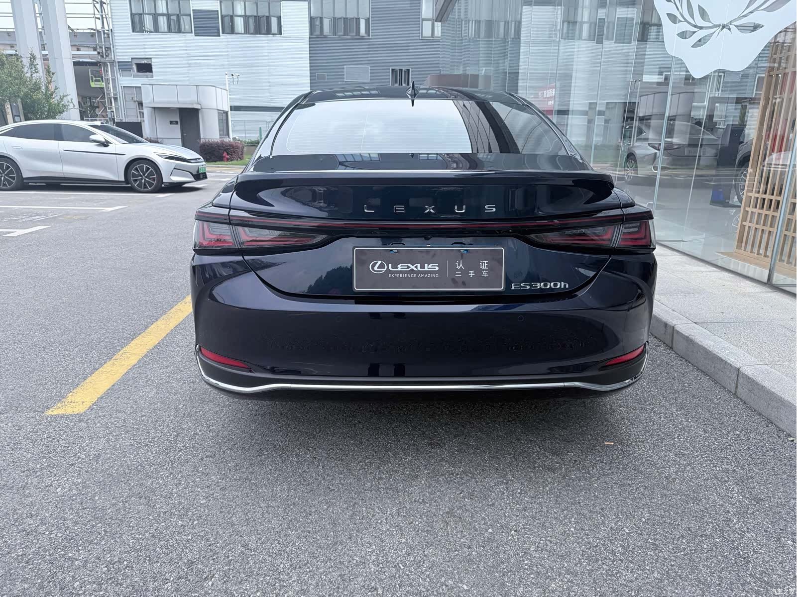 Lexus ES, 2025 8