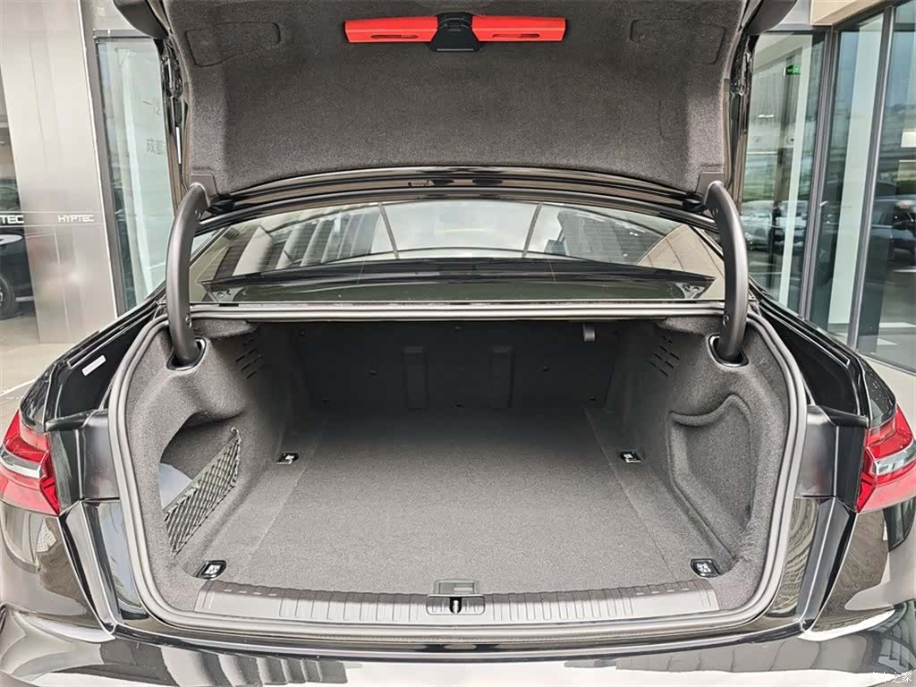 Audi A6L, 2020 9
