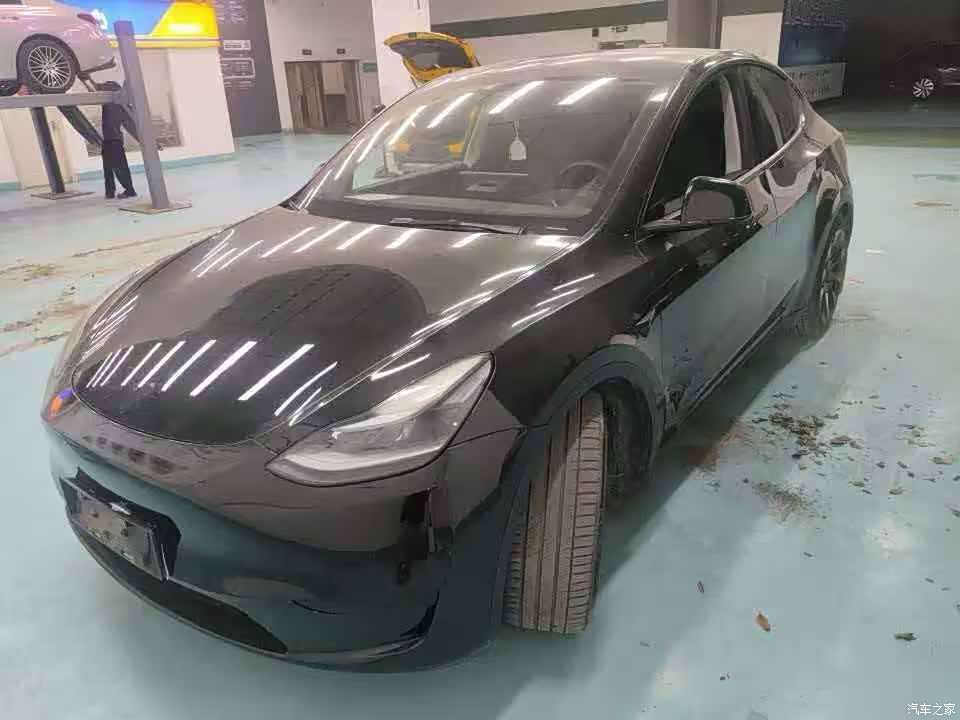 Tesla Model Y, 2022 1