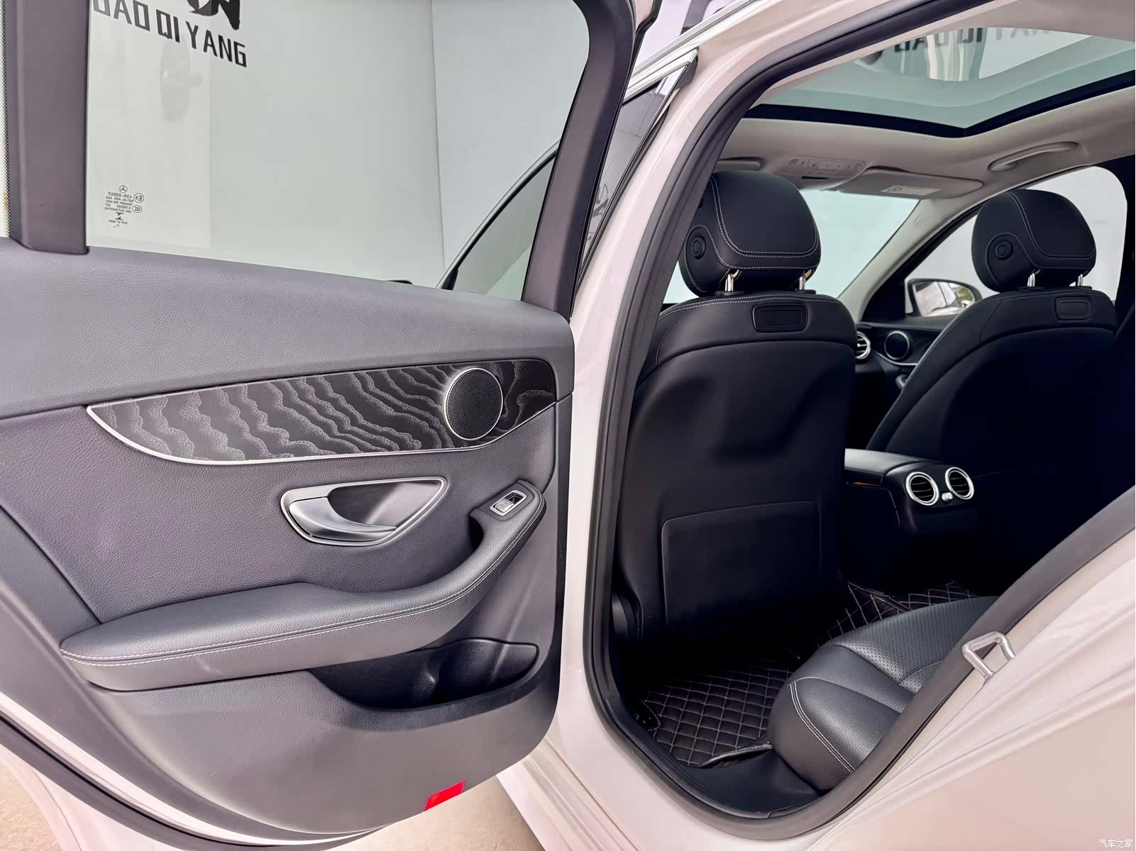 Mercedes-Benz C-Class, 2018 10