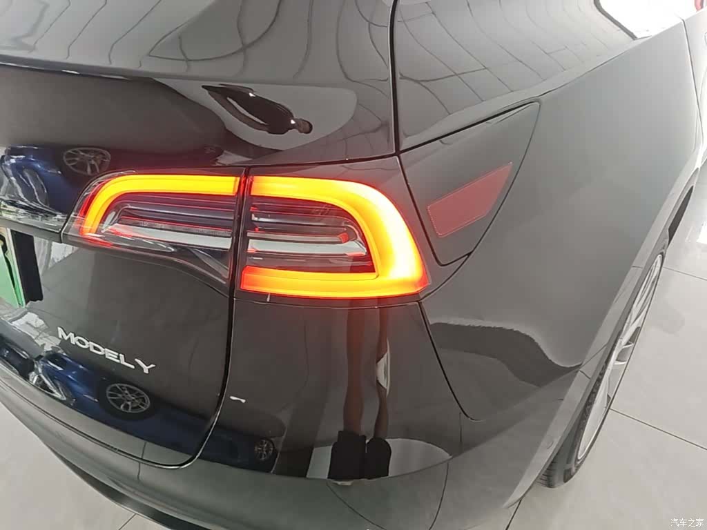 Tesla Model Y, 2023 8