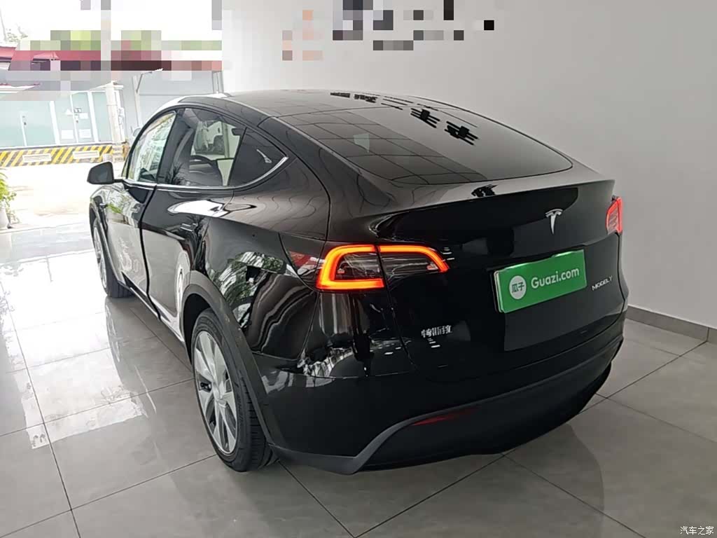 Tesla Model Y, 2023 все фото