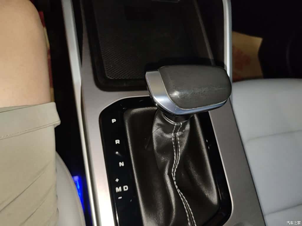 Geely Emgrand, 2021 14
