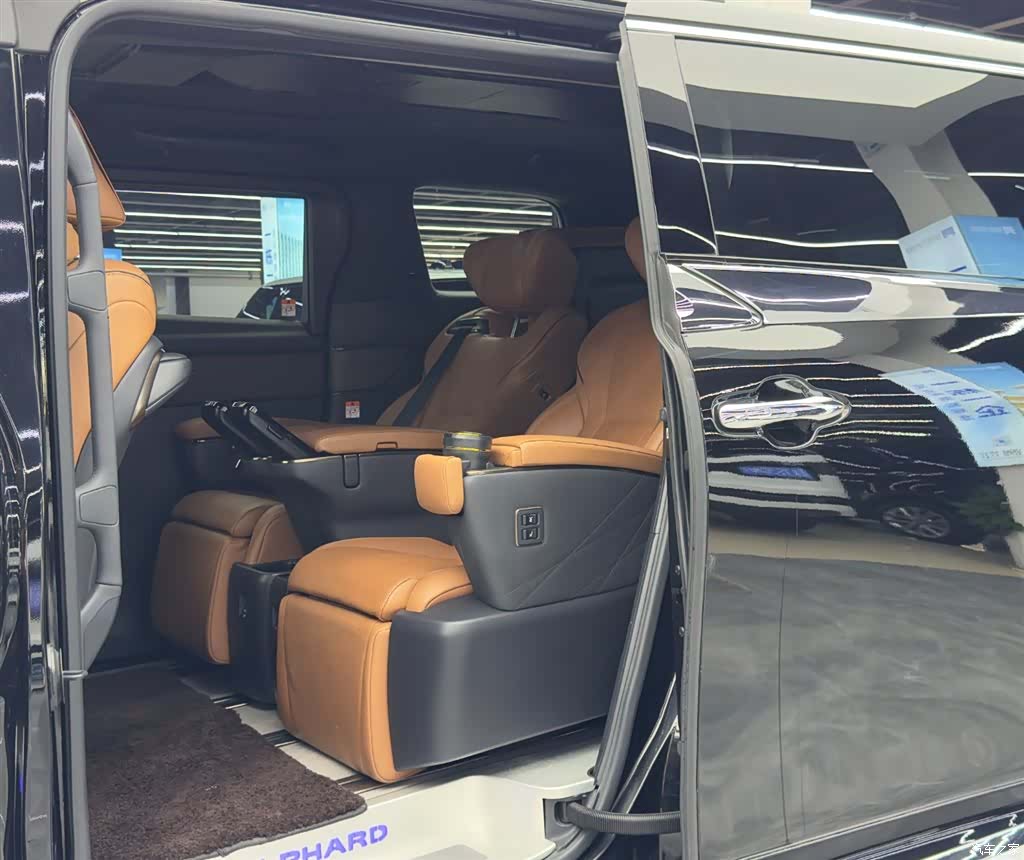 Toyota Alphard, 2023 7