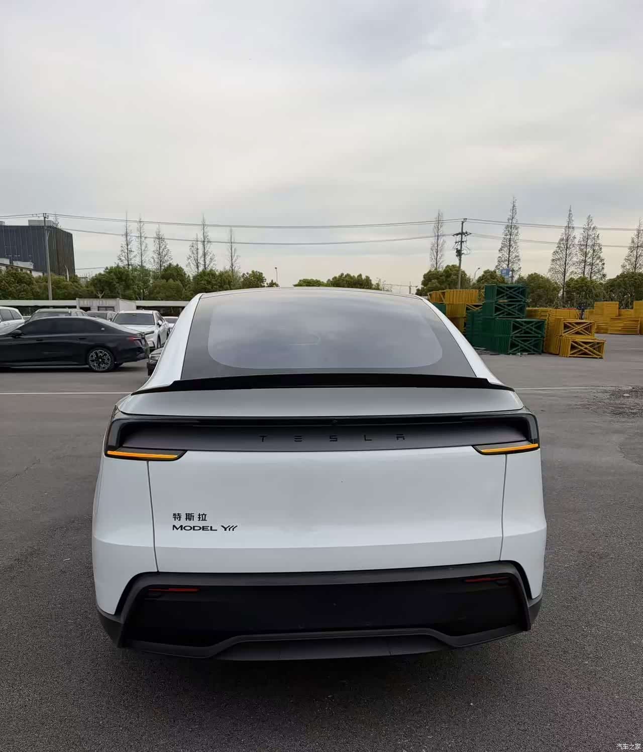 Tesla Model Y, 2026 18