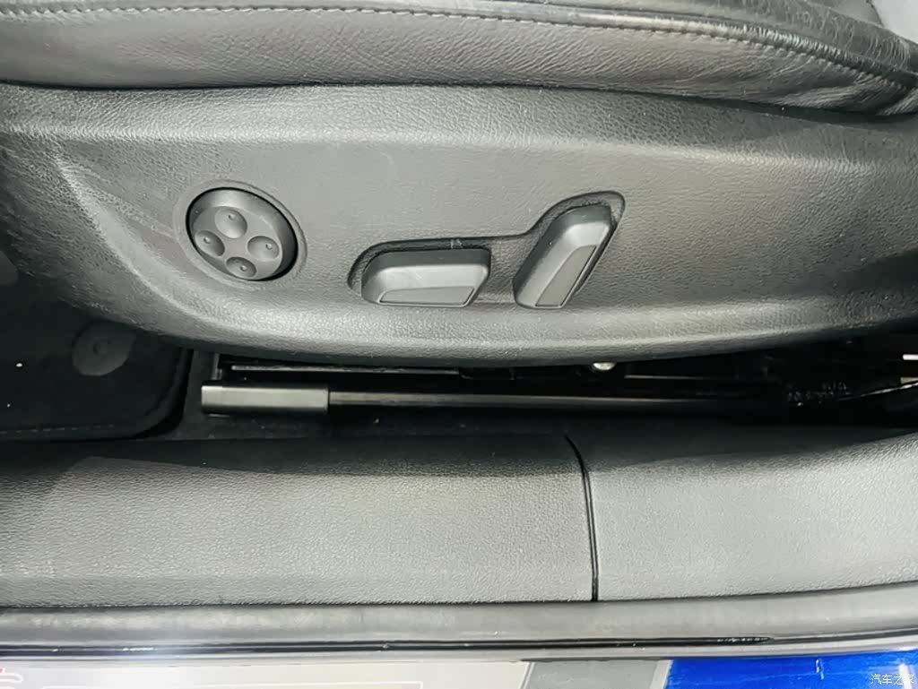 Audi A4L, 2019 18