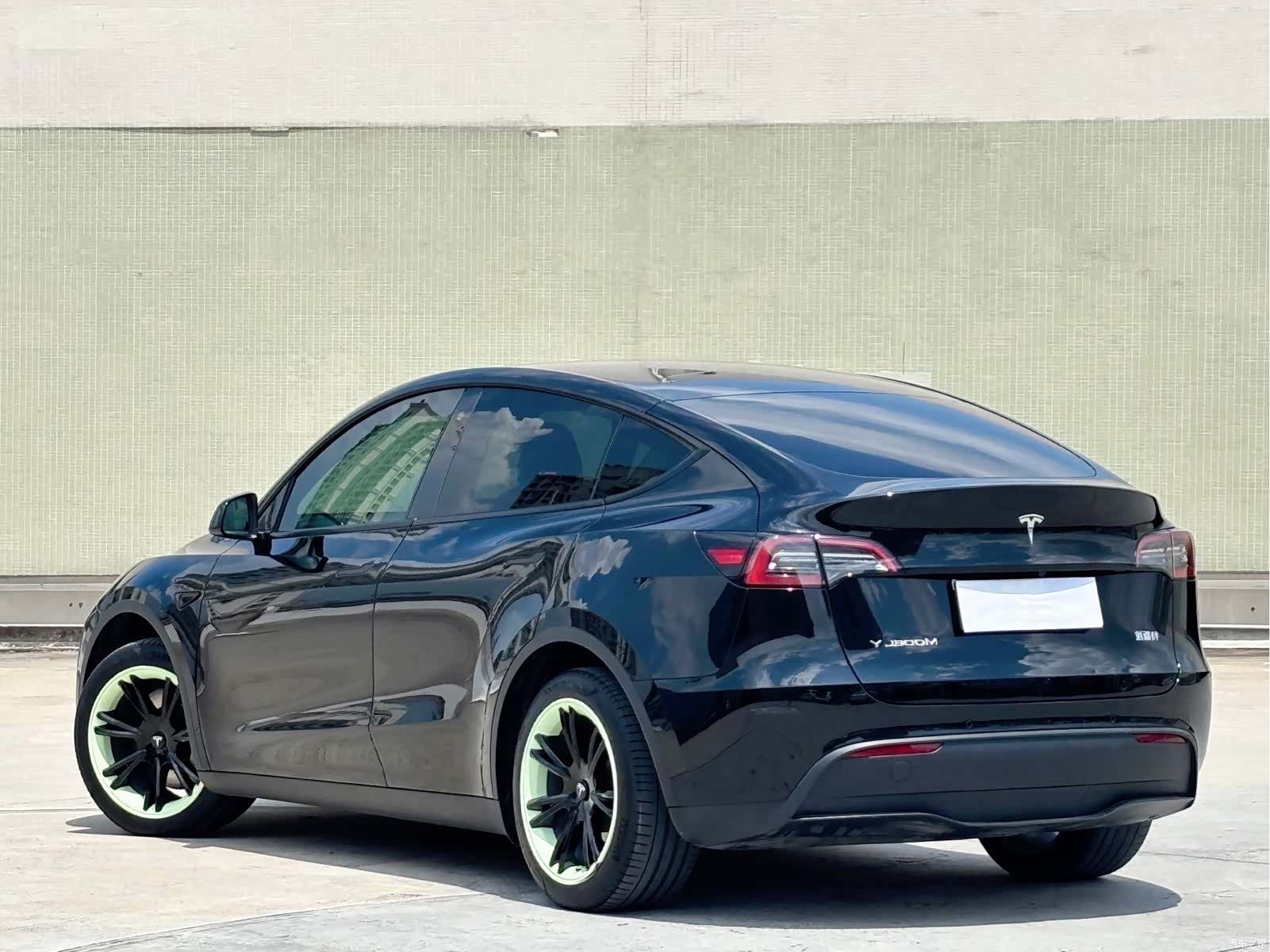 Tesla Model Y, 2023 12