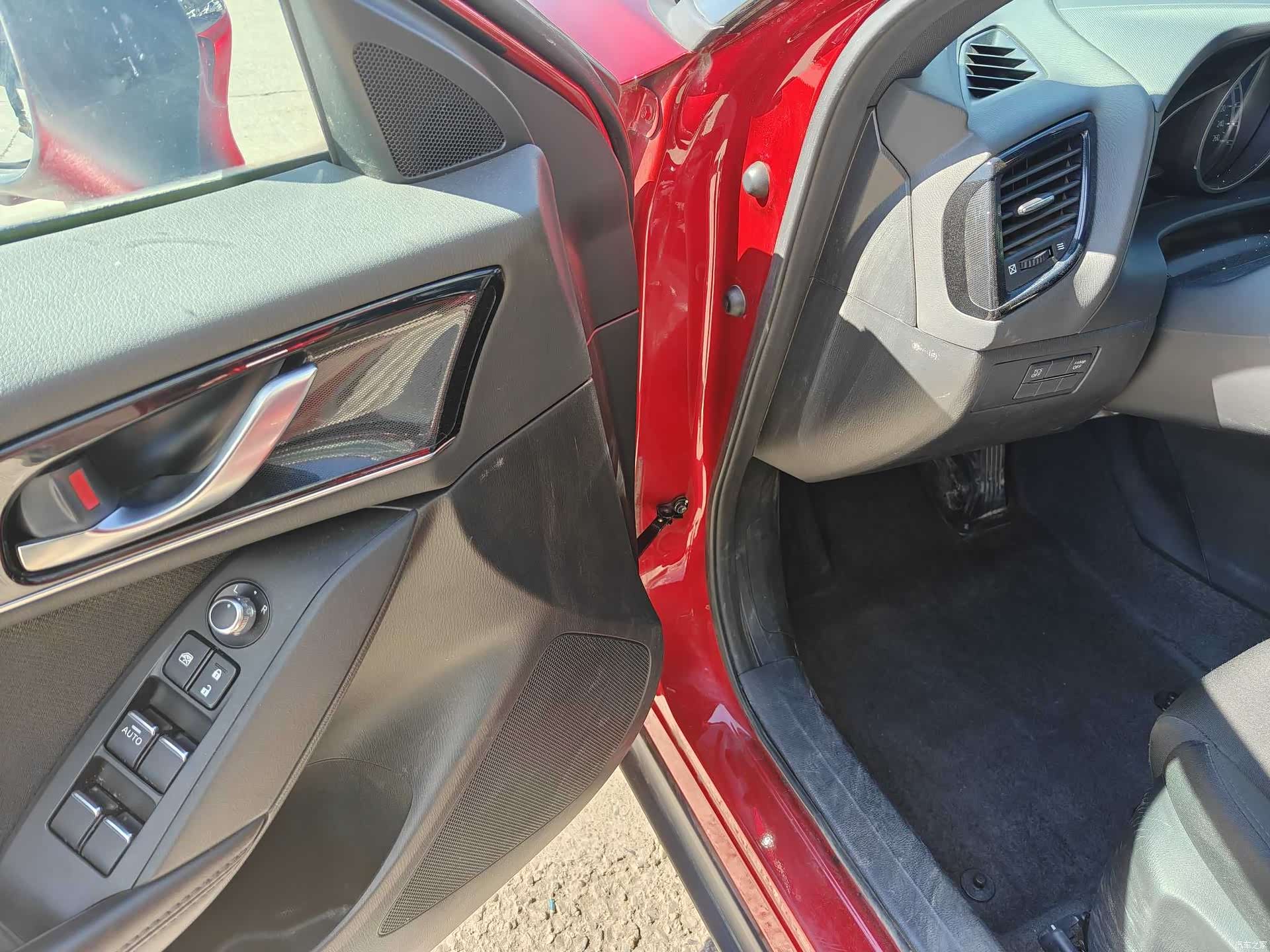 Mazda CX-4, 2020 все фото