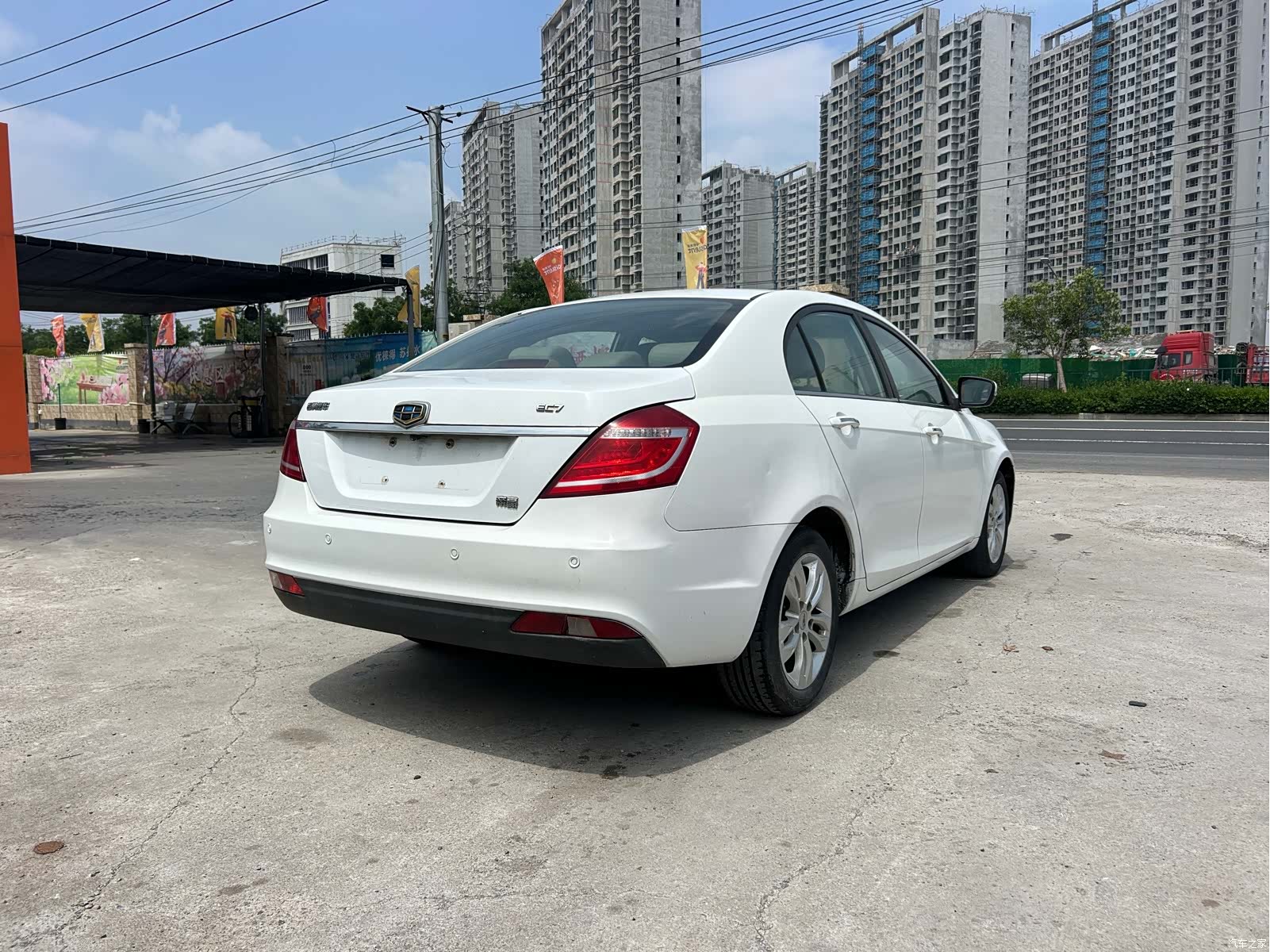 Geely Emgrand, 2015 7