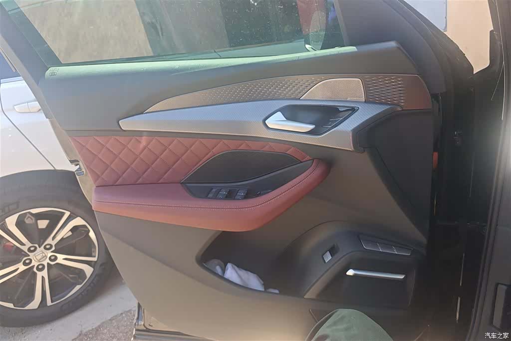 Audi Q6, 2025 7