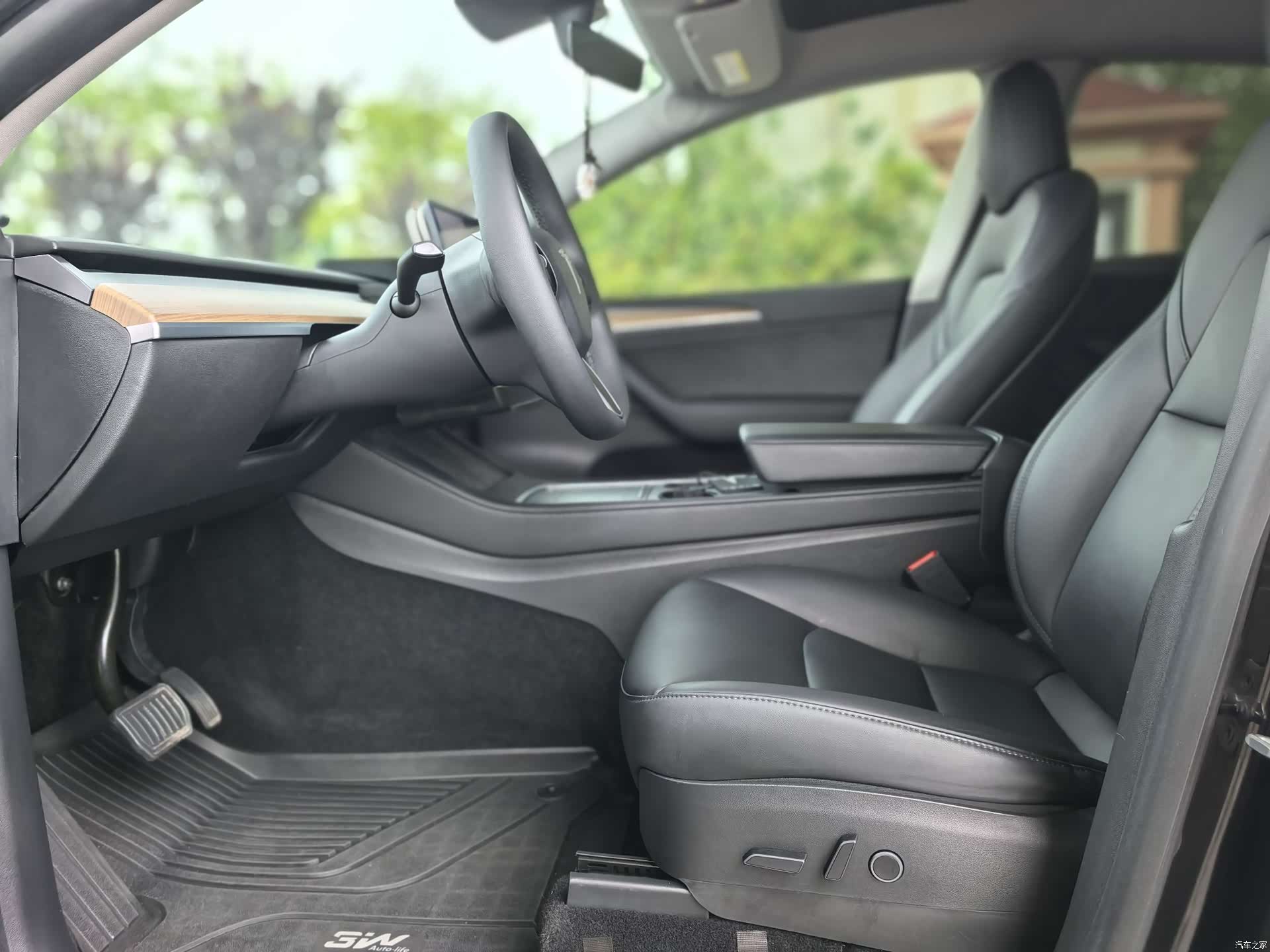 Tesla Model Y, 2022 4