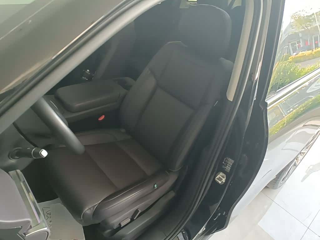 Leapmotor C16, 2025 15