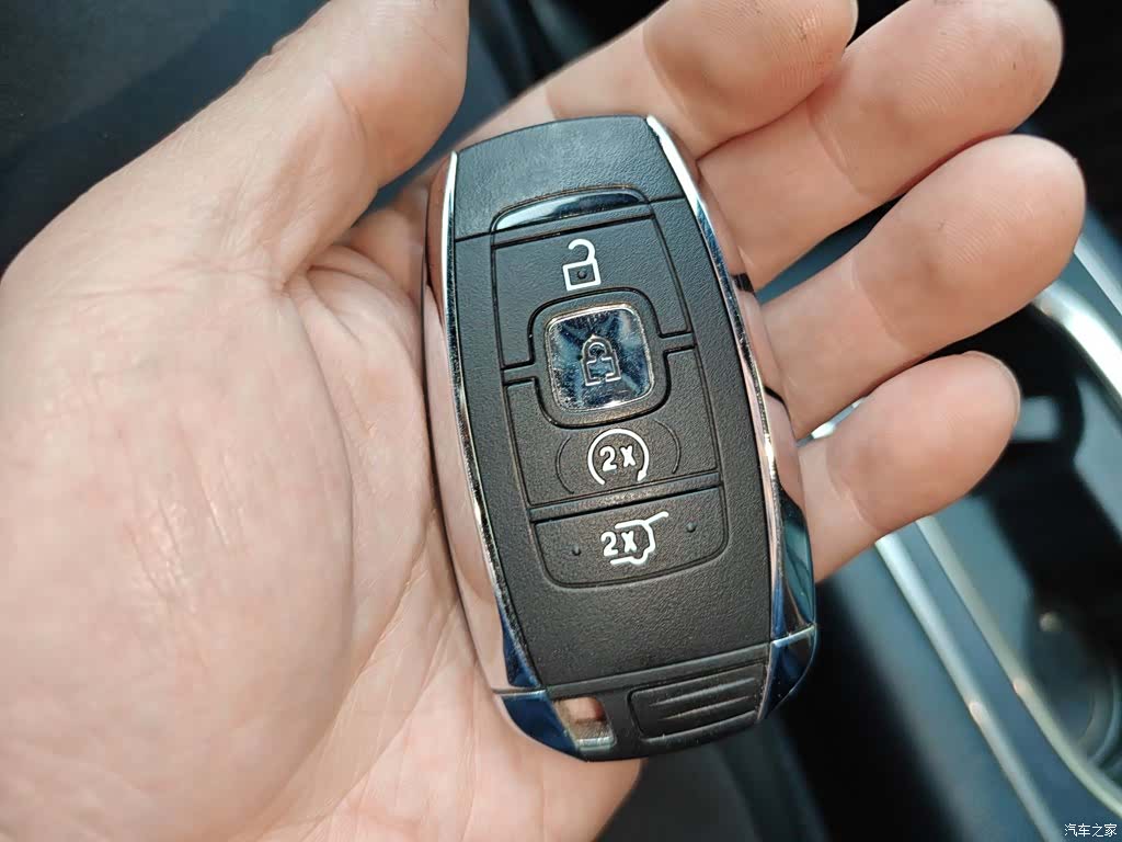 Lincoln MKC, 2019 12