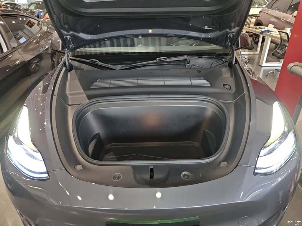 Tesla Model Y, 2022 20