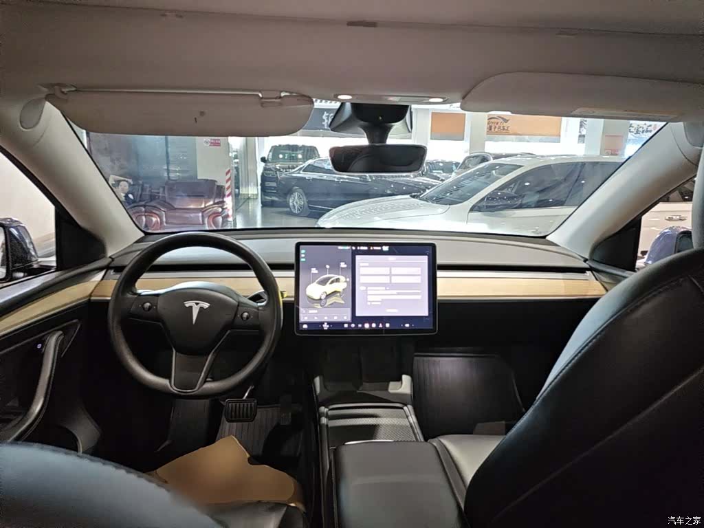 Tesla Model Y, 2022 10