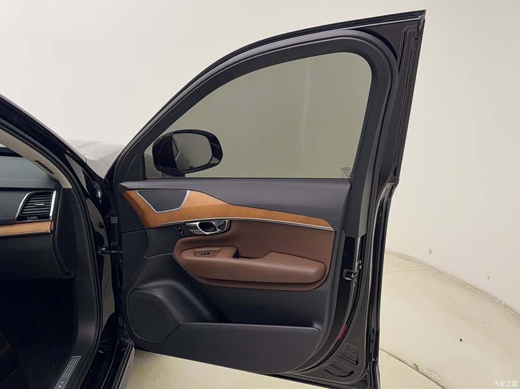 Volvo XC90, 2019 13