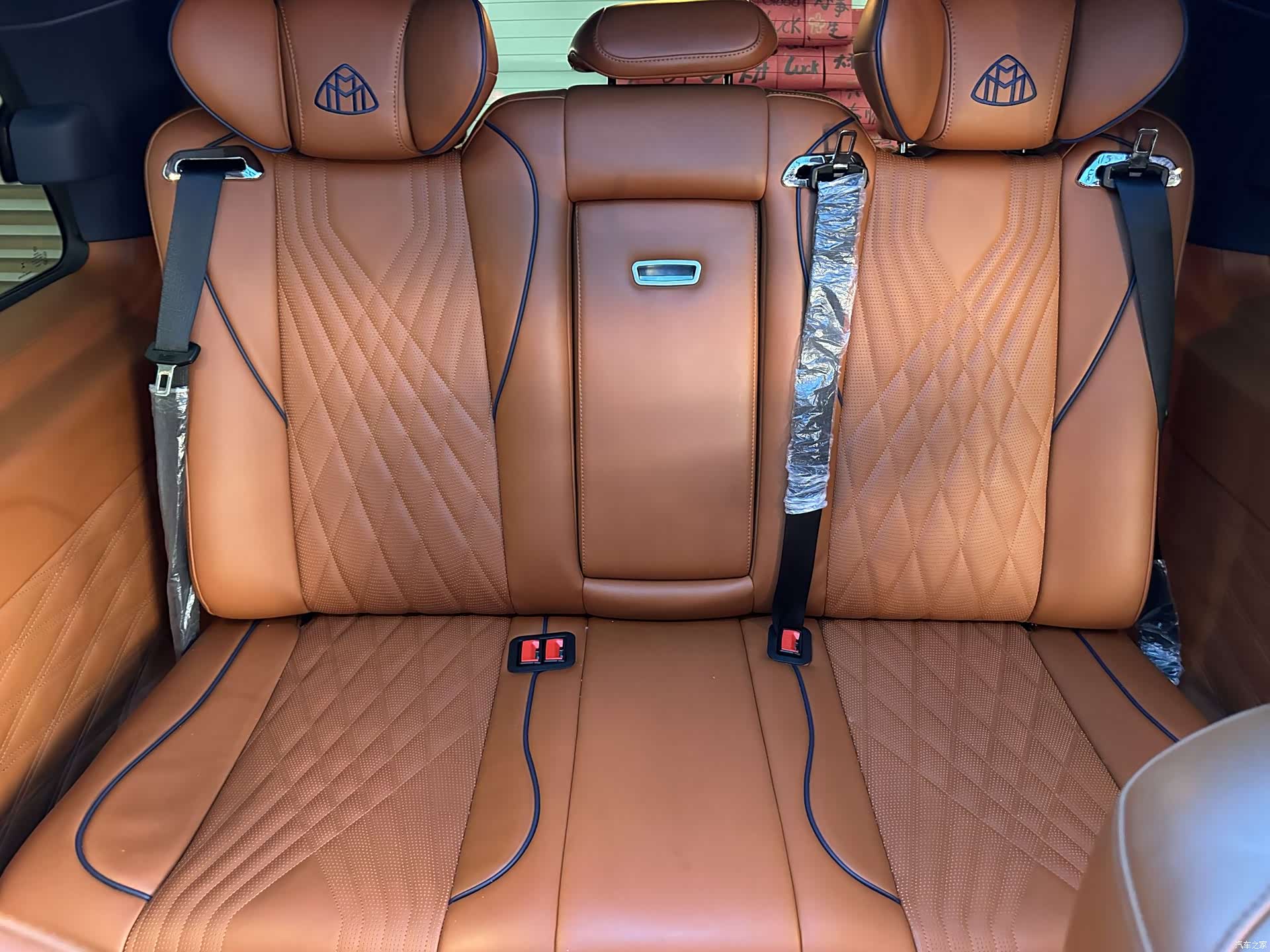 Mercedes-Benz 7, 2023 19
