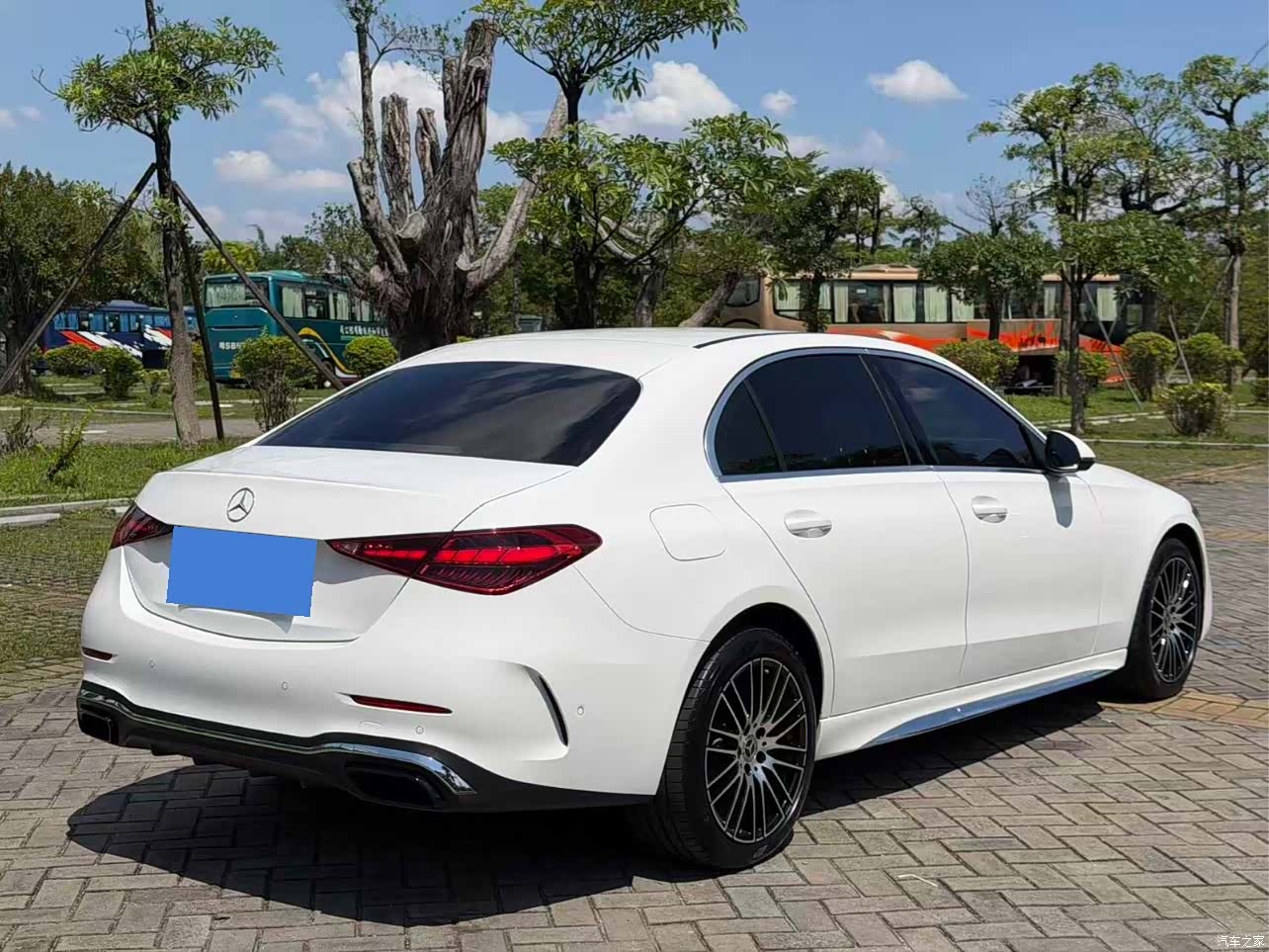 Mercedes-Benz C-Class, 2024 16