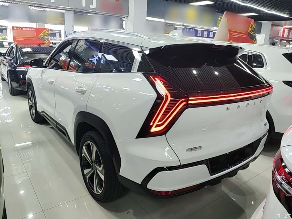 Geely Boyue, 2025 все фото