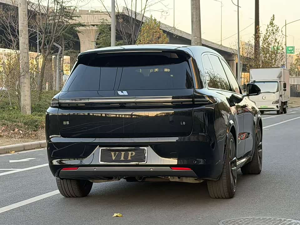 Li Auto Ideal L8