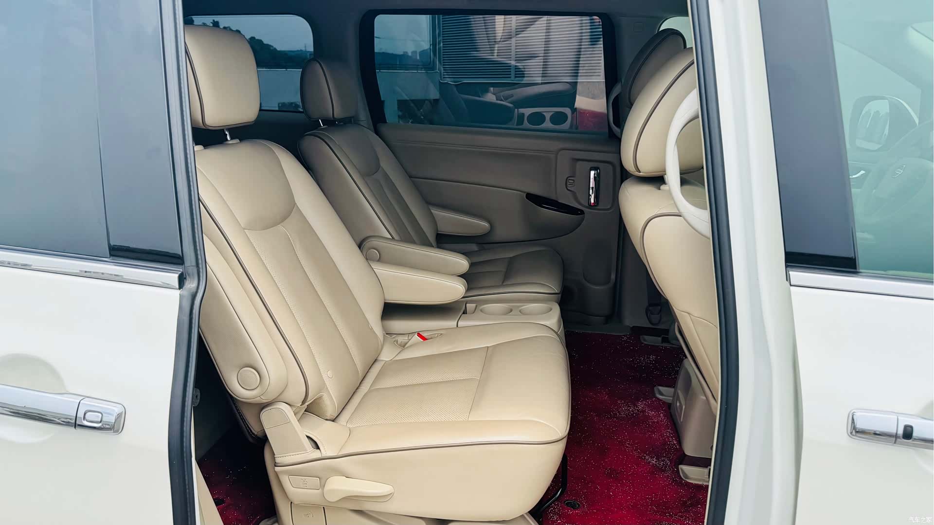 Nissan SL, 2016 13