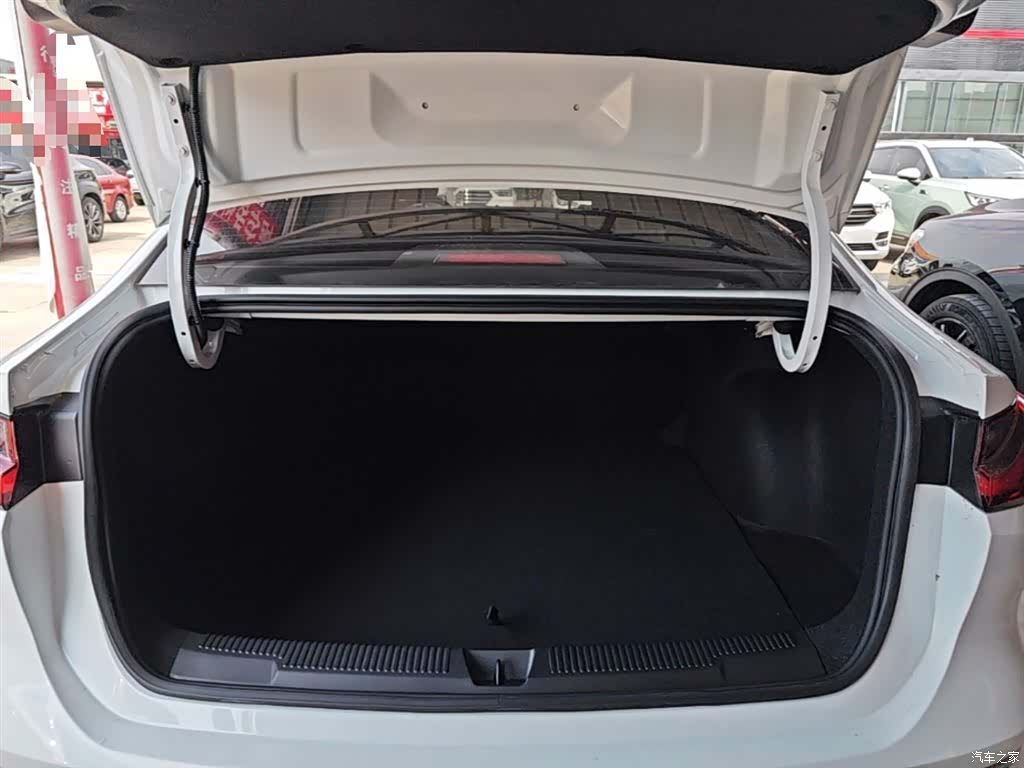 Roewe i5, 2025 19
