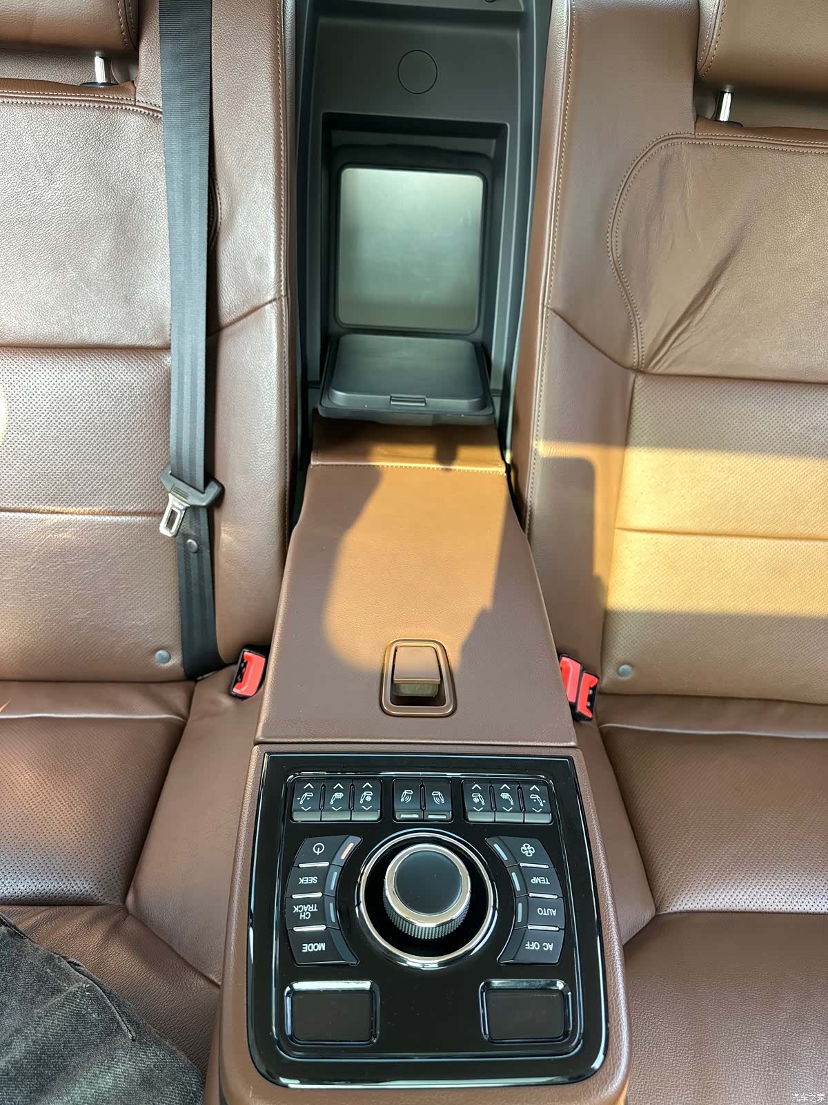 Hongqi H7, 2015 18