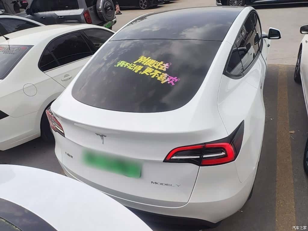 Tesla Model Y, 2024 6