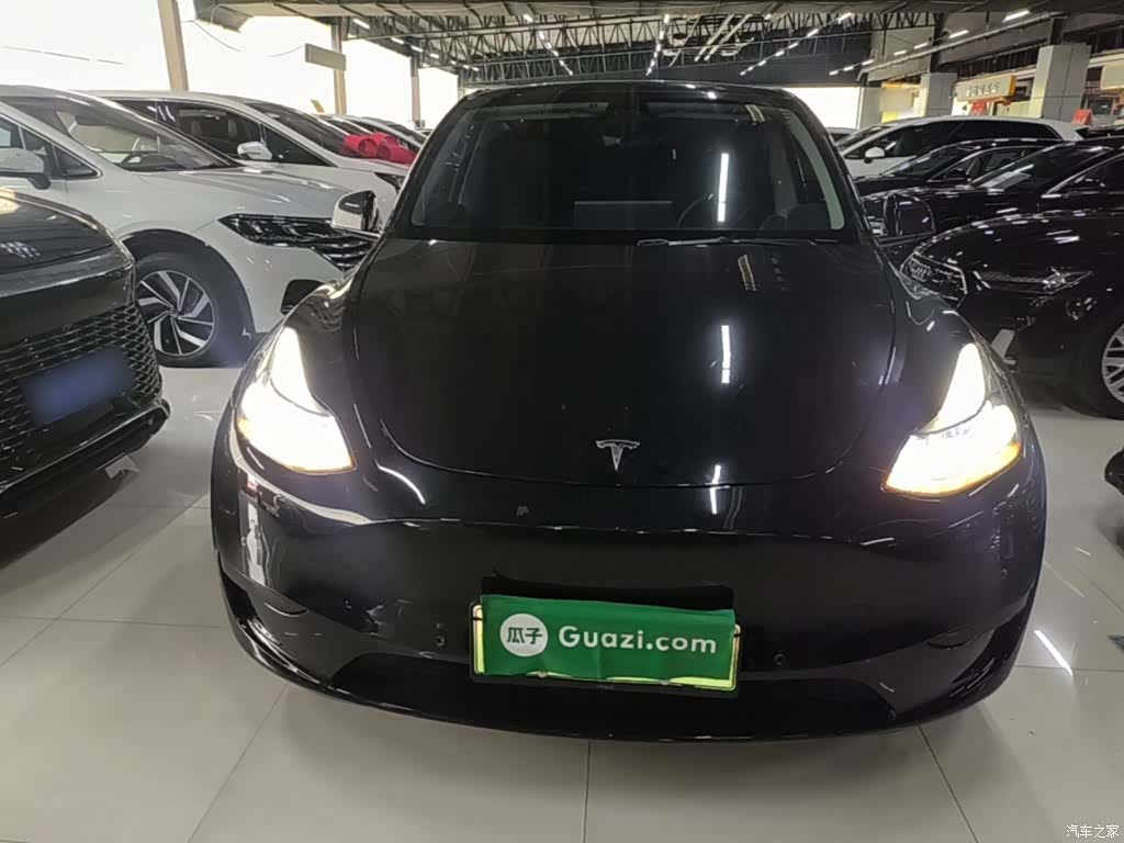 Tesla Model Y, 2023 3