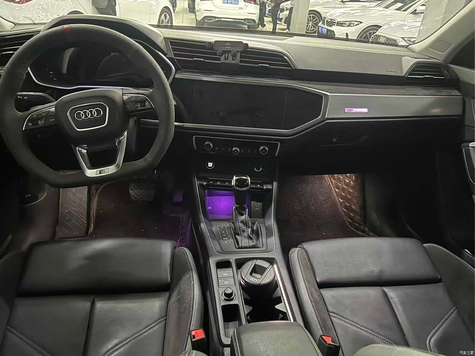 Audi Q3, 2022 все фото