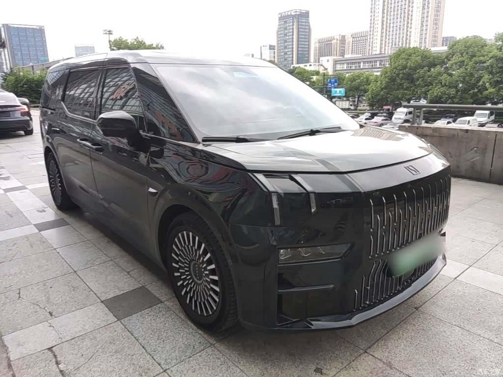 Zeekr 009, 2023 4