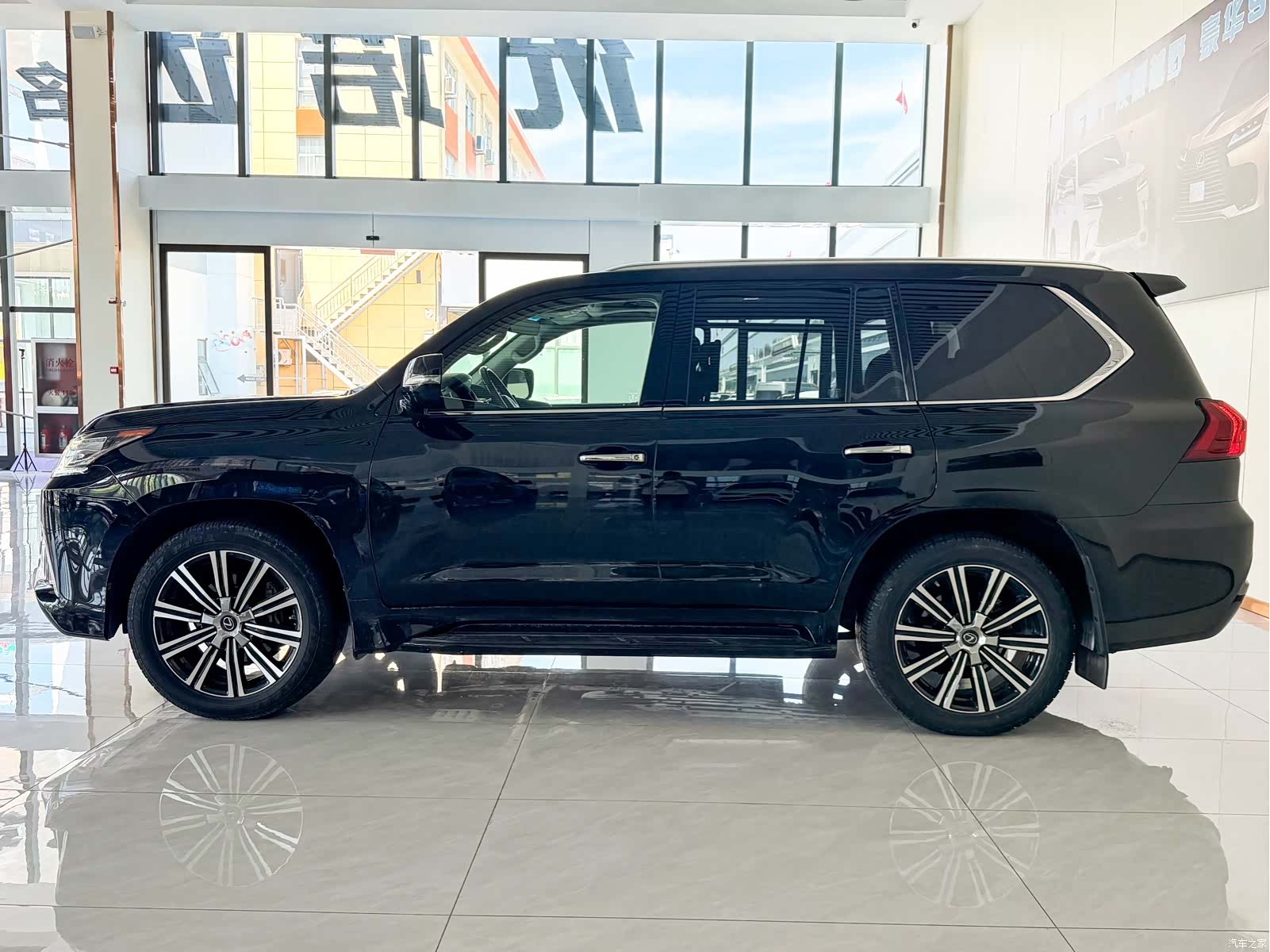 Lexus LX, 2020 все фото