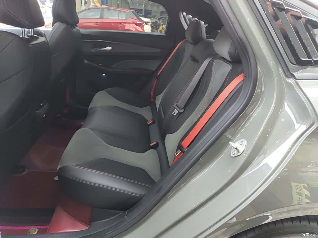 Geely Binray, 2023 17