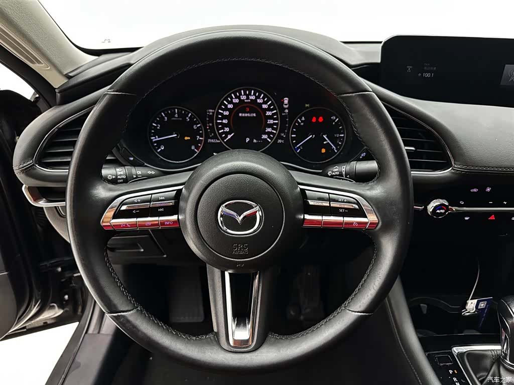 Mazda Mazda3, 2022 17