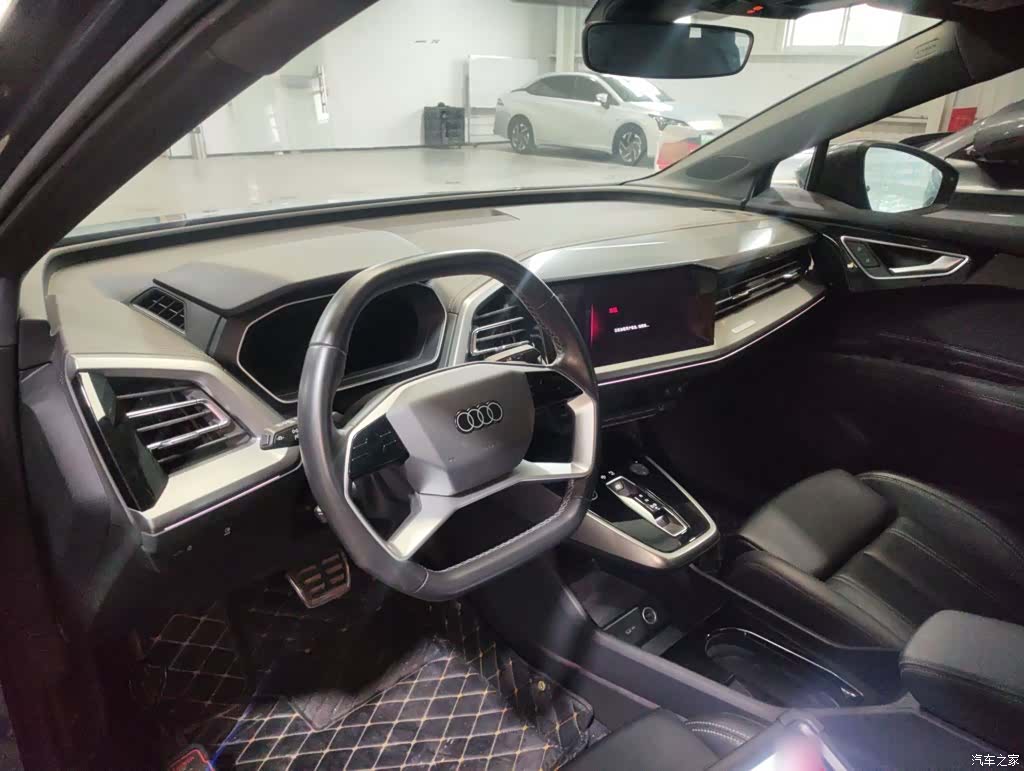 Audi Q4 e-tron, 2024 10
