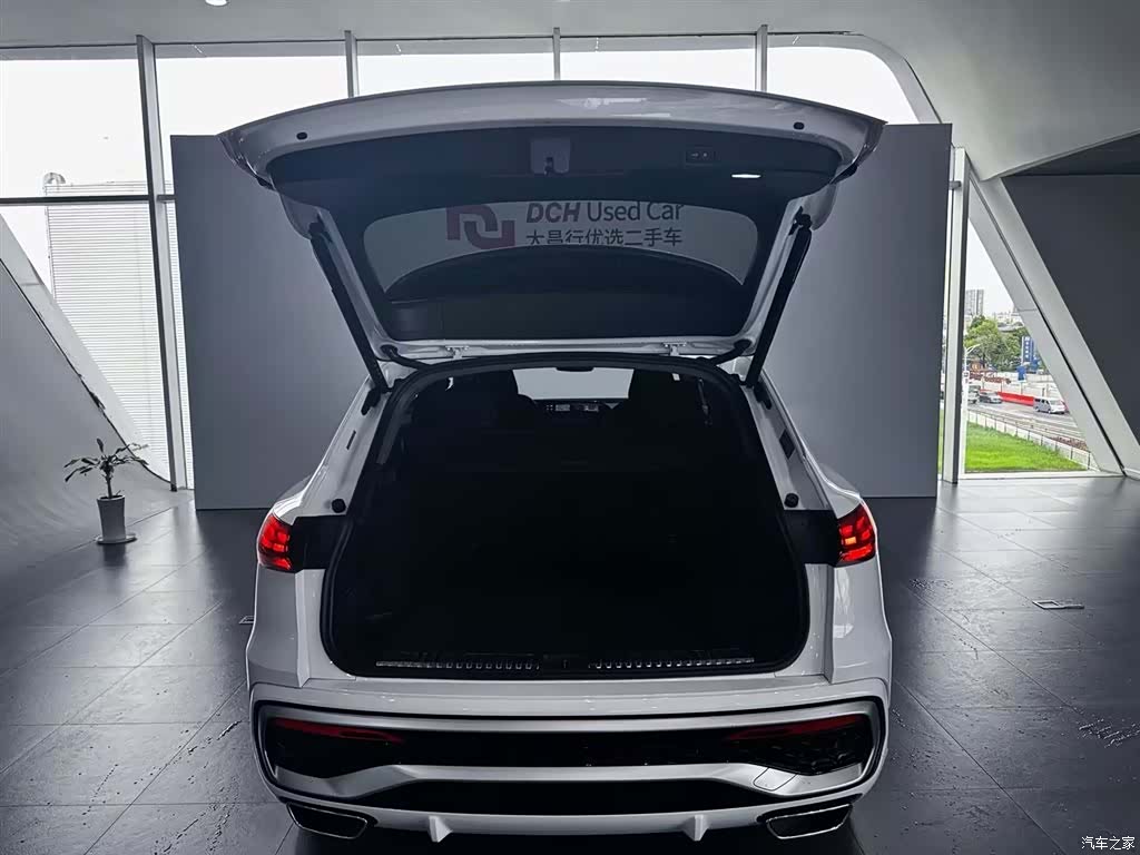 Audi Q5L, 2026 12