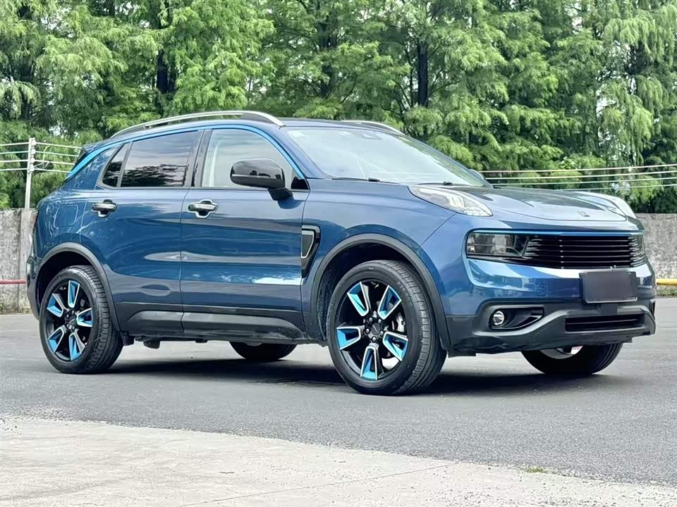 Lynk & Co 01