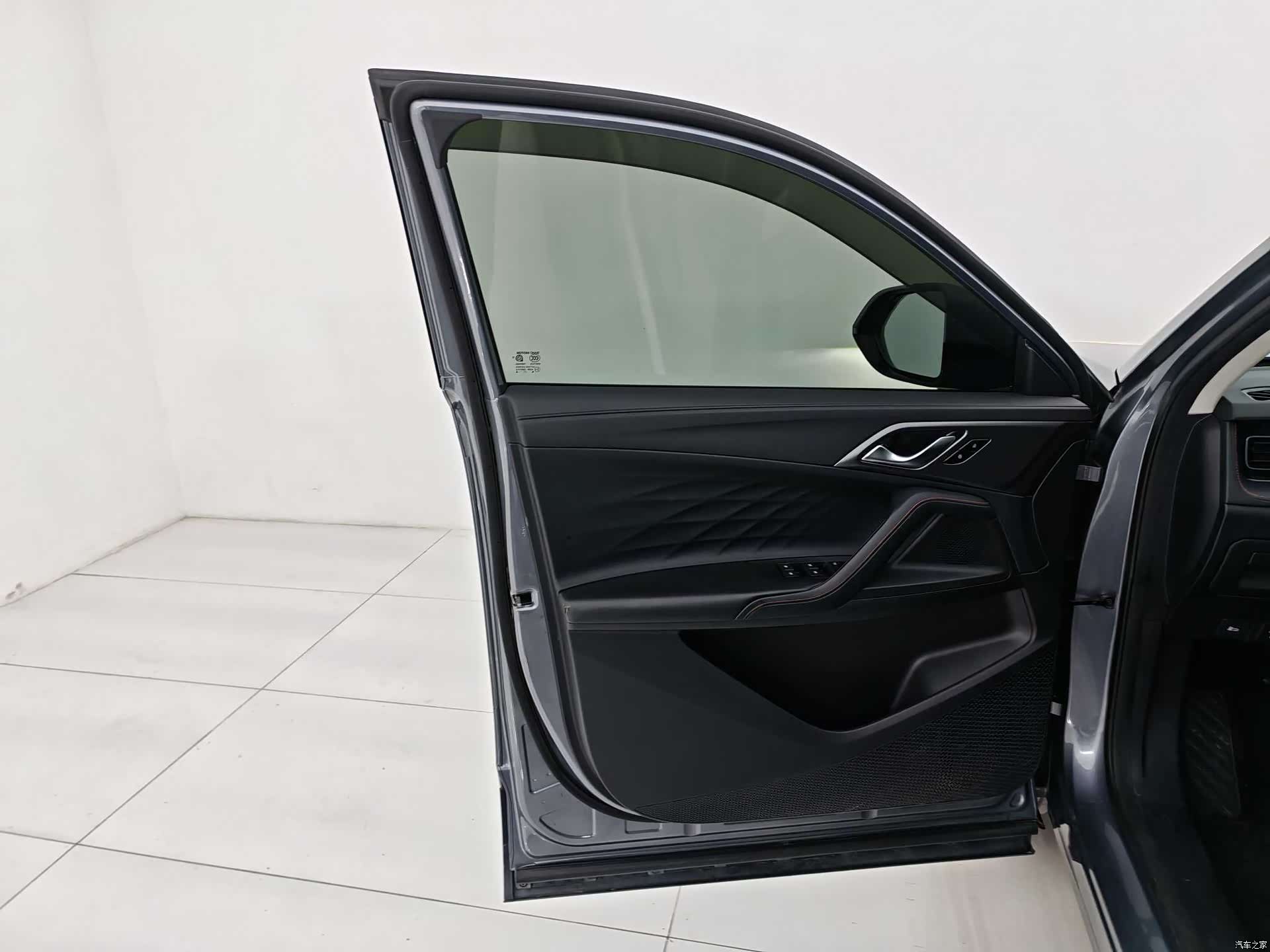 Roewe RX5, 2023 9