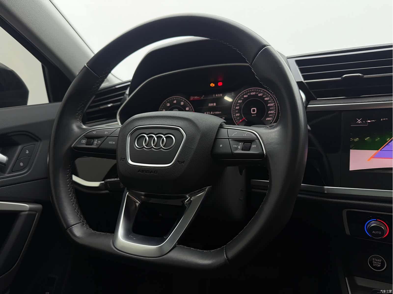 Audi Q3, 2023 10