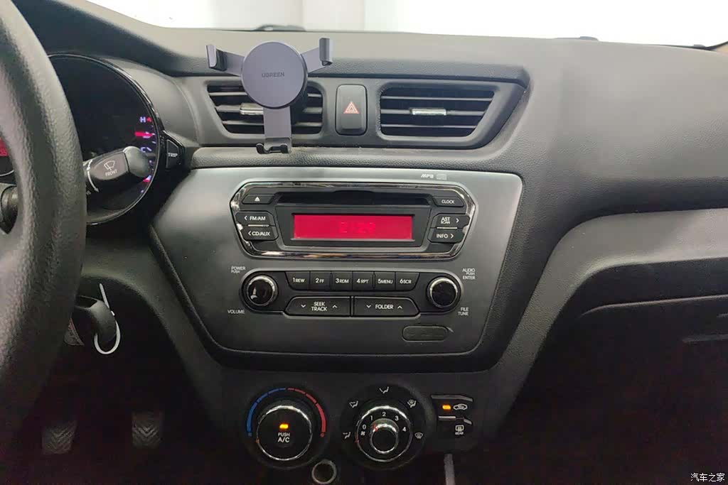 Kia K2, 2014 13