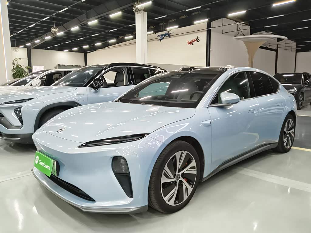 NIO ET5