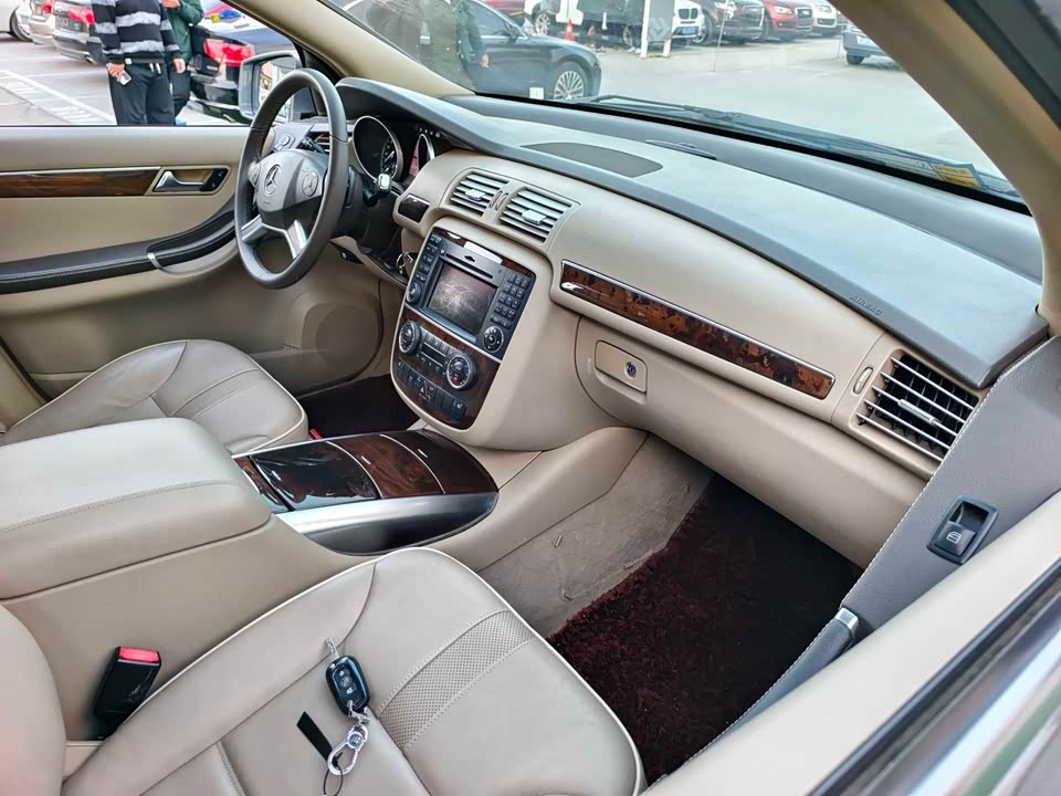 Mercedes-Benz R-class