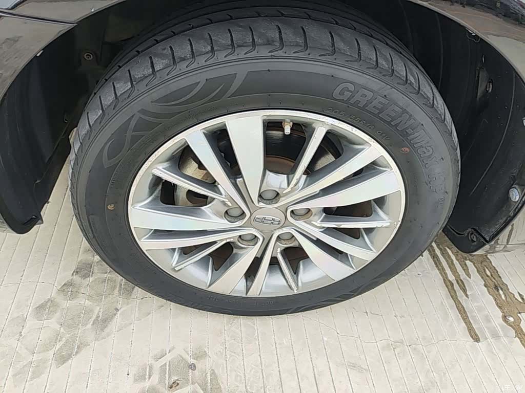 Geely Emgrand, 2018 23
