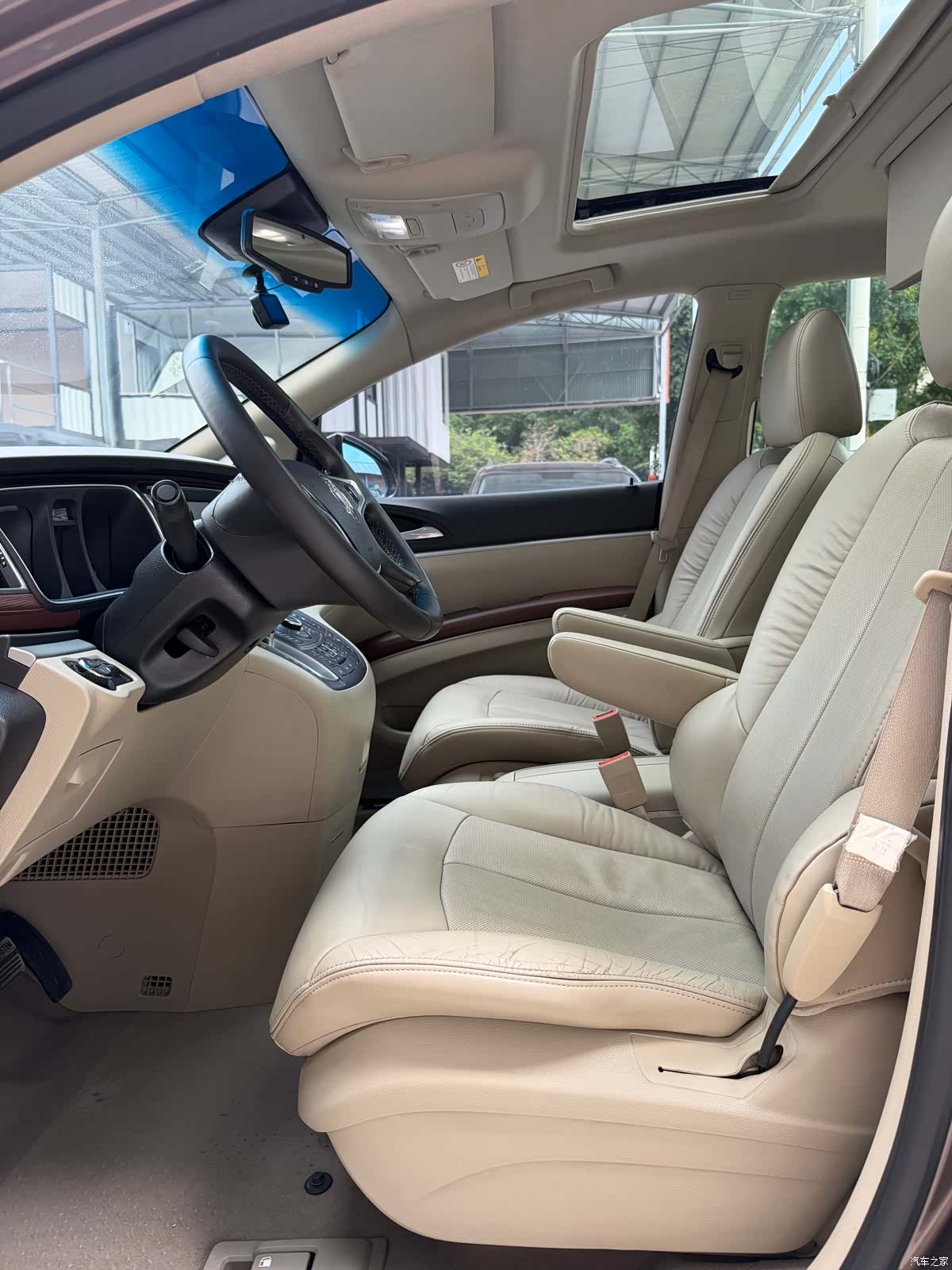 Buick GL8, 2015 15