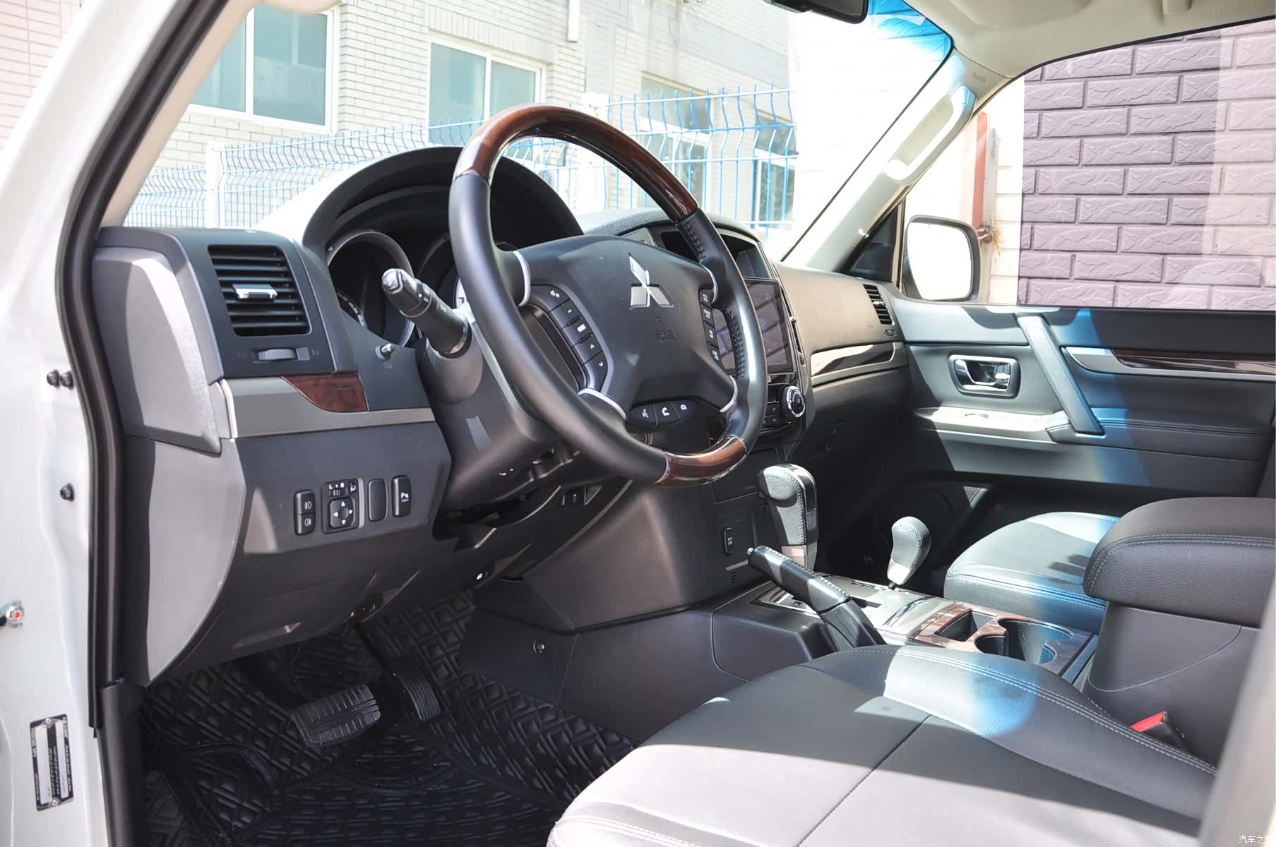 Mitsubishi Pajero, 2020 6